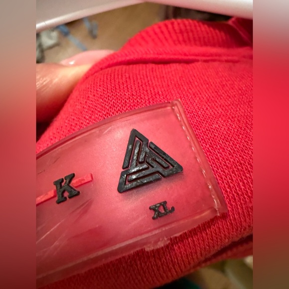 Black Pyramid Red Crewneck Sweater - Picture 5 of 6
